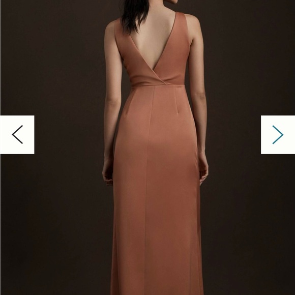 NWT BHLDN Piper V neck, side slit satin in Sedona - Picture 3 of 4